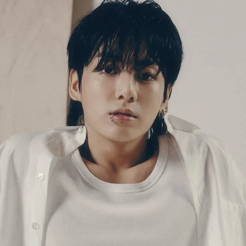 «Хочу развиваться ради ARMY»: Чонгук из BTS поделился планами на 2025 год