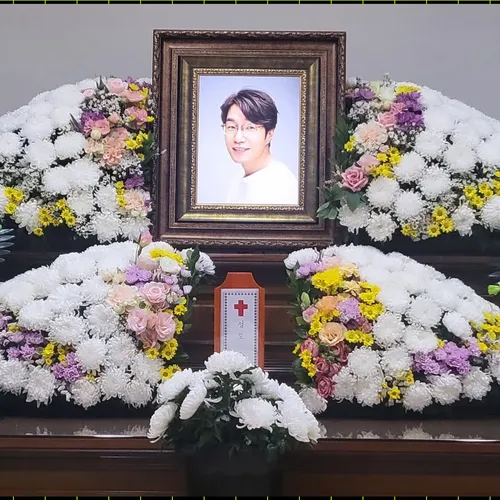 «Отдыхай с миром»: знаменитости прощаются с актером Сон Ён Гю