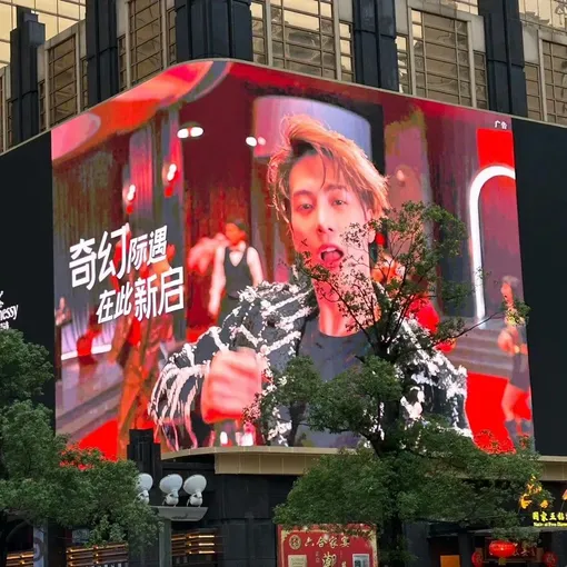Джексон Ван в рекламе Hennessy
