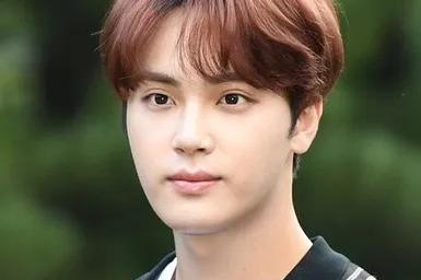 Экс-участник THE BOYZ Ханён избежал уголовного преследования по делу о проституции