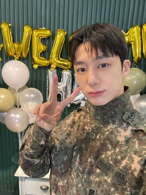 Хёнвон из MONSTA X Хёнвон из MONSTA X