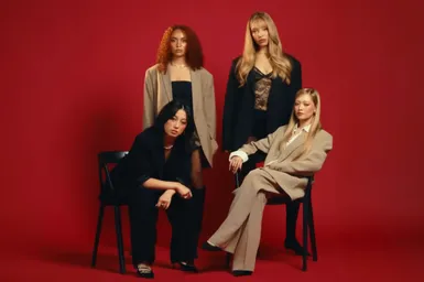 Из VCHA в GIRLSET: JYP перезапускает свою американскую женскую группу