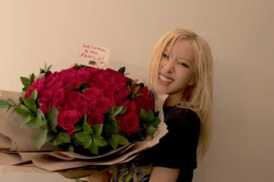 Розэ из BLACKPINK подписала контракт с Atlantic Records