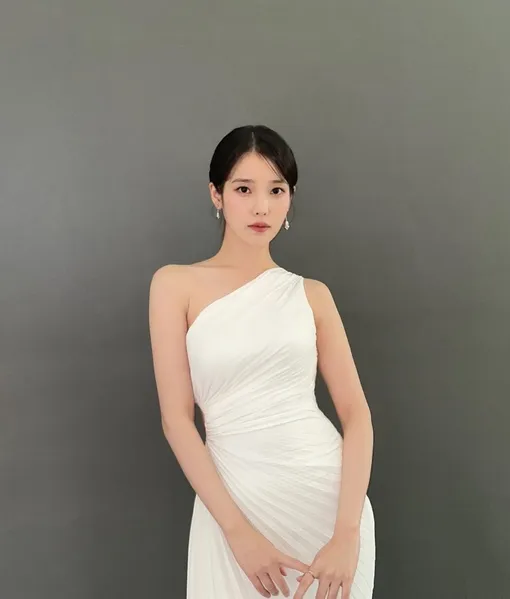 IU IU