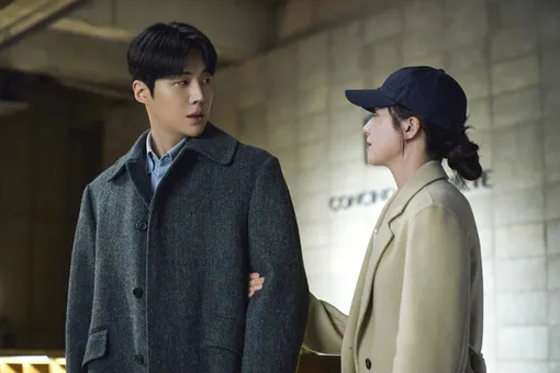 Кадр из дорамы «Можно ли перевести любовь?»