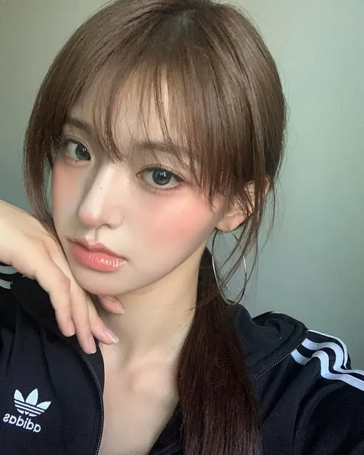 Девушка, с которой предположительно встречается Сону из THE BOYZ Девушка, с которой предположительно встречается Сону из THE BOYZ