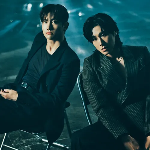 20 треков к 20-летию японской карьеры: TVXQ! выпустили юбилейный альбом ZONE