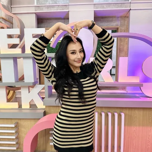 Тайваньская ведущая Ань Синь Юнь раскрыла неприглядную правду о жизни популярной певицы