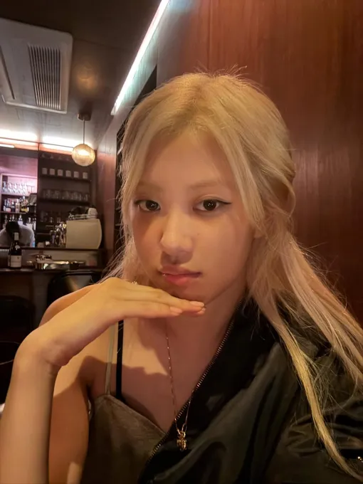 Розэ из BLACKPINK Розэ из BLACKPINK
