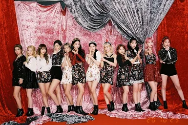 Жизнь после IZ*ONE: что стало с участницами популярного герлз-бэнда
