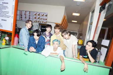 BTS покоряют новую вершину: трек Dynamite набрал 2 миллиарда прослушиваний на Spotify