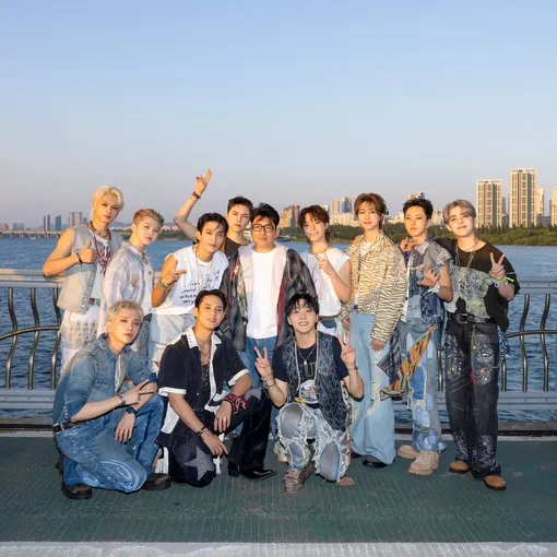 Бан Ши Хёк и SEVENTEEN Бан Ши Хёк и SEVENTEEN