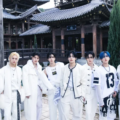 Stray Kids получили восьмое «золото» RIAA за мини-альбом MAXIDENT