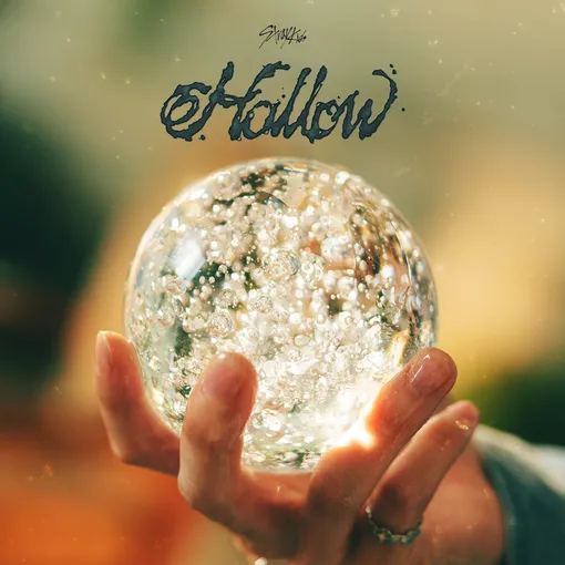 Альбом Hollow группы Stray Kids Альбом Hollow группы Stray Kids