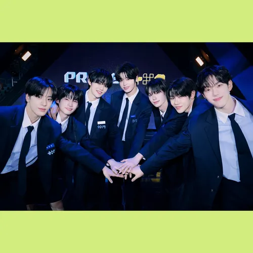 Дебют бойз-бенда CLOSE YOUR EYES под угрозой? Подробности конфликта агентств