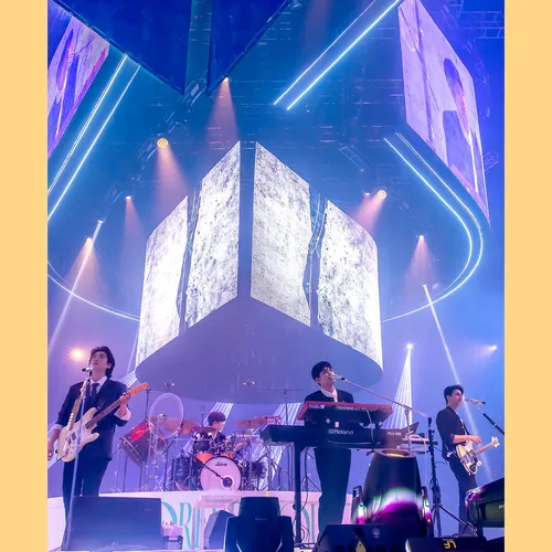 Бойз-бенд DAY6 отправился в мировое турне Forever Young