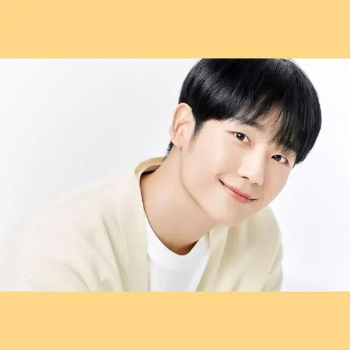 Чон Хэ Ин продлил контракт с FNC Entertainment