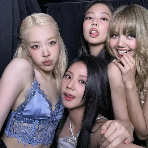 BLACKPINK собрали рекордные 110 тысяч зрителей на концертах в Париже